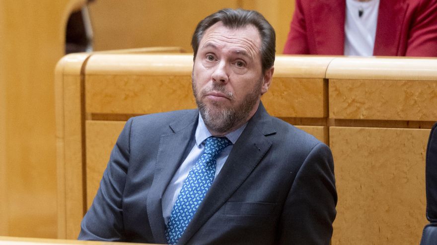 El ministro de Transportes y Movilidad Sostenible, Óscar Puente, durante una sesión de control en el Senado, a 8 de abril de 2025, en Madrid (España).