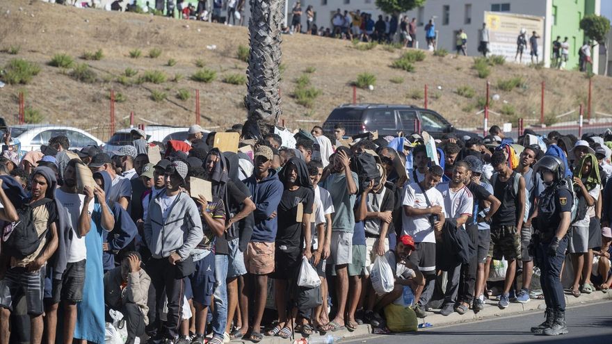 Migrantes en Ceuta.