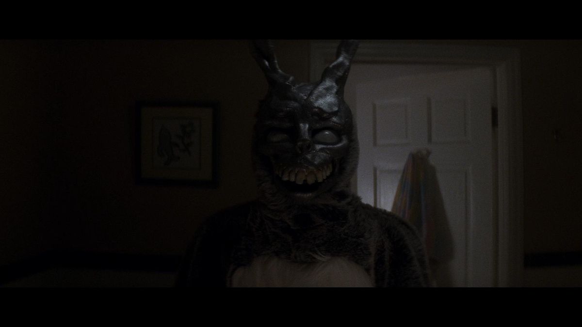 Frank, el desasosegante conejo antropomórfico que aparece (o guía) las visiones de Donnie Darko