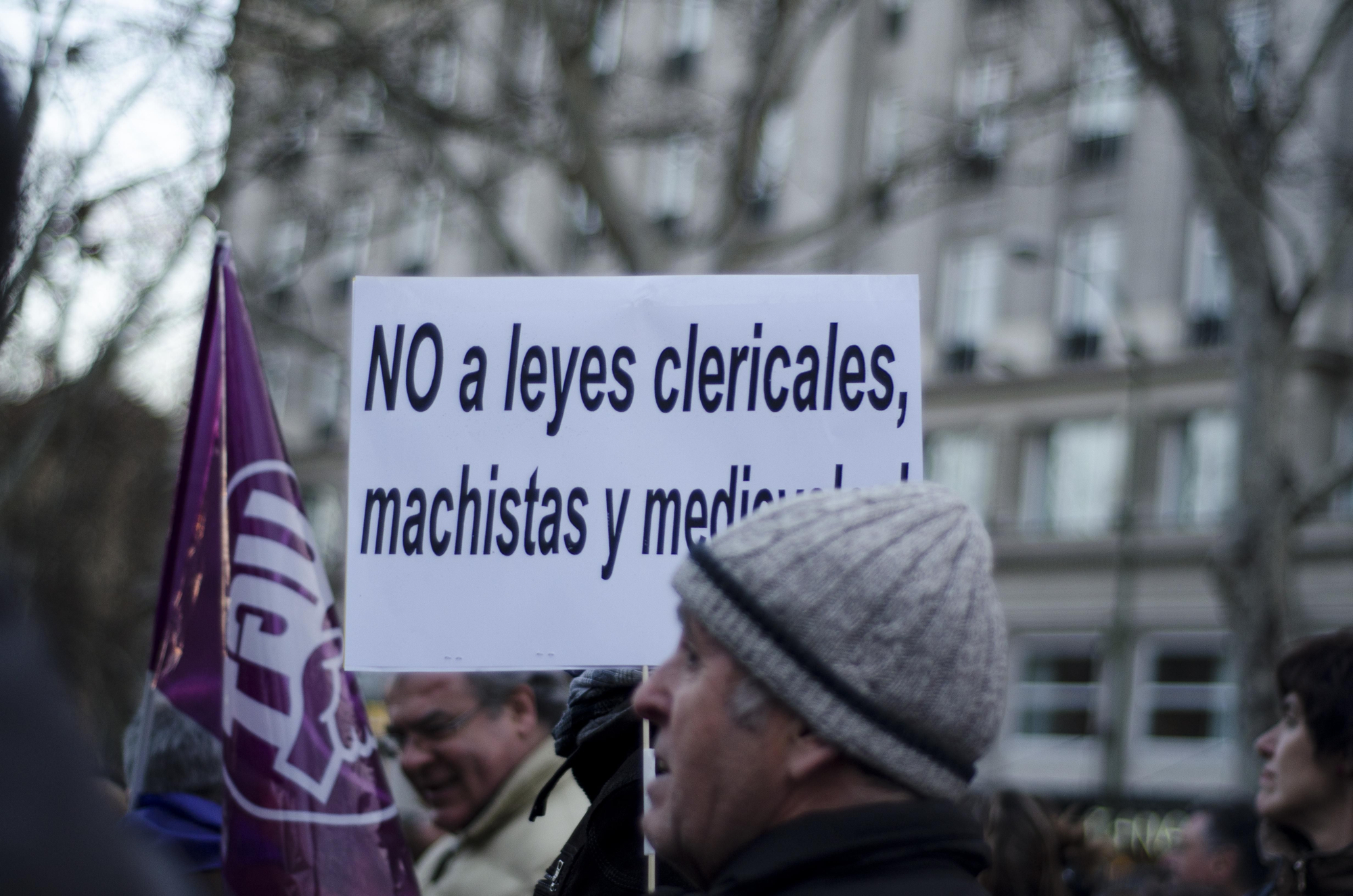 "No a leyes clericales, machistas y medievales" Manifestación del 8M \ Foto: Alejandro Navarro Bustamante
