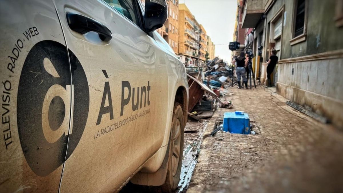 La jueza de la dana pide a À Punt la grabación del programa al que llamaban los afectados a los que no atendía el 112
