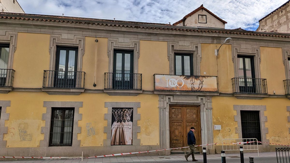 Cierra de improviso al público el Museo del Romanticismo y acordona con vallas su fachada trasera