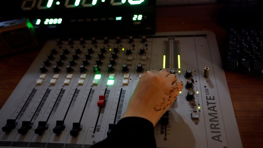 La radio tradicional y el pódcast están "destinados a convivir", cree una experta