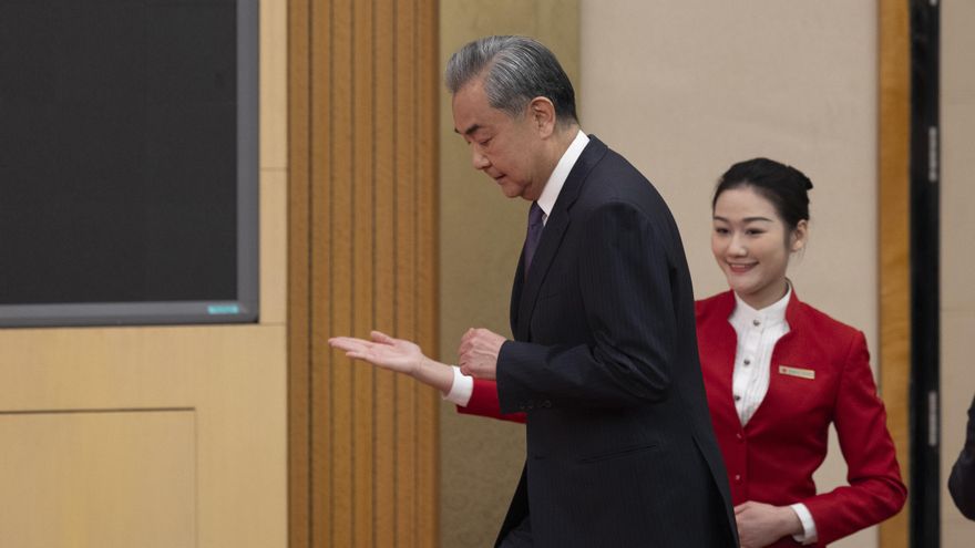 China acusa a Filipinas de "provocar" y de ser una "pieza de ajedrez de otros"