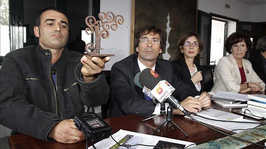 Un olivo de acero de cinco metros recordará a Saramago en Lanzarote