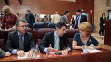 Francisco Granados, Ignacio González y Esperanza Aguirre, en el Debate sobre el Estado de la Región de 2009. / madrid.org