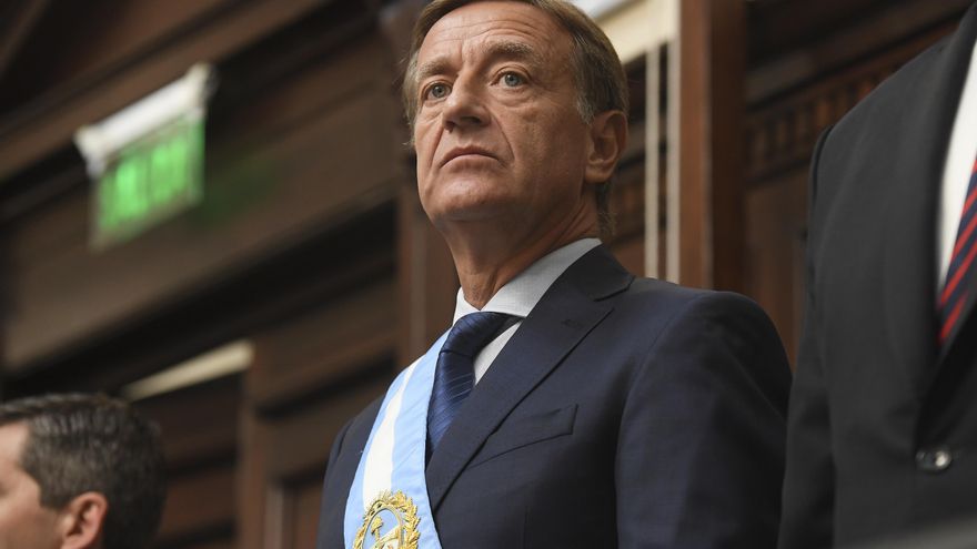 Mendoza recurrió a la Corte Suprema para que se suspenda la devolución del IVA y la eliminación de Ganancias