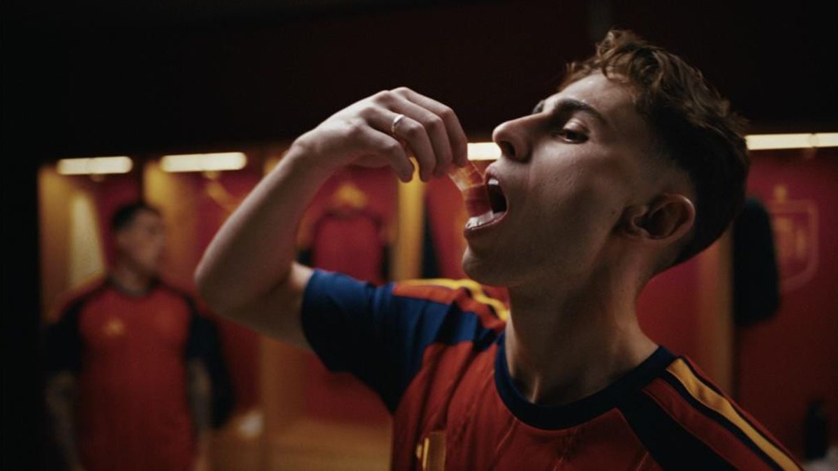 Fotograma del nuevo spot de El Pozo Alimentación con la Selección Española.