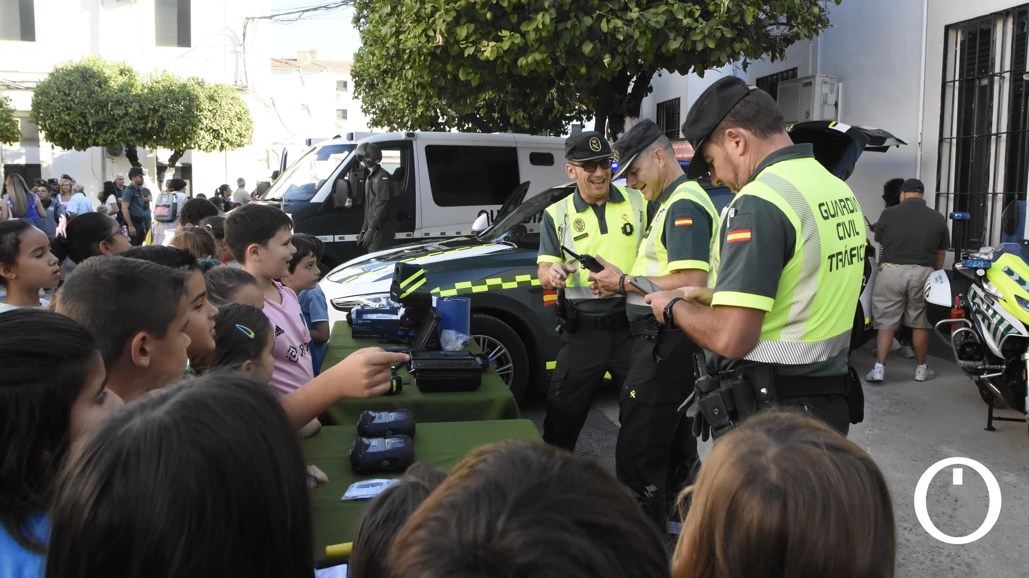 Presentación de los medios de la Guardia Civil a más de 700 alumnos.