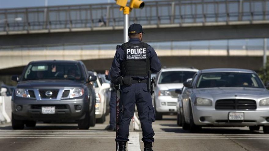 Bajan en octubre y noviembre los arrestos en la frontera entre EE.UU. y México