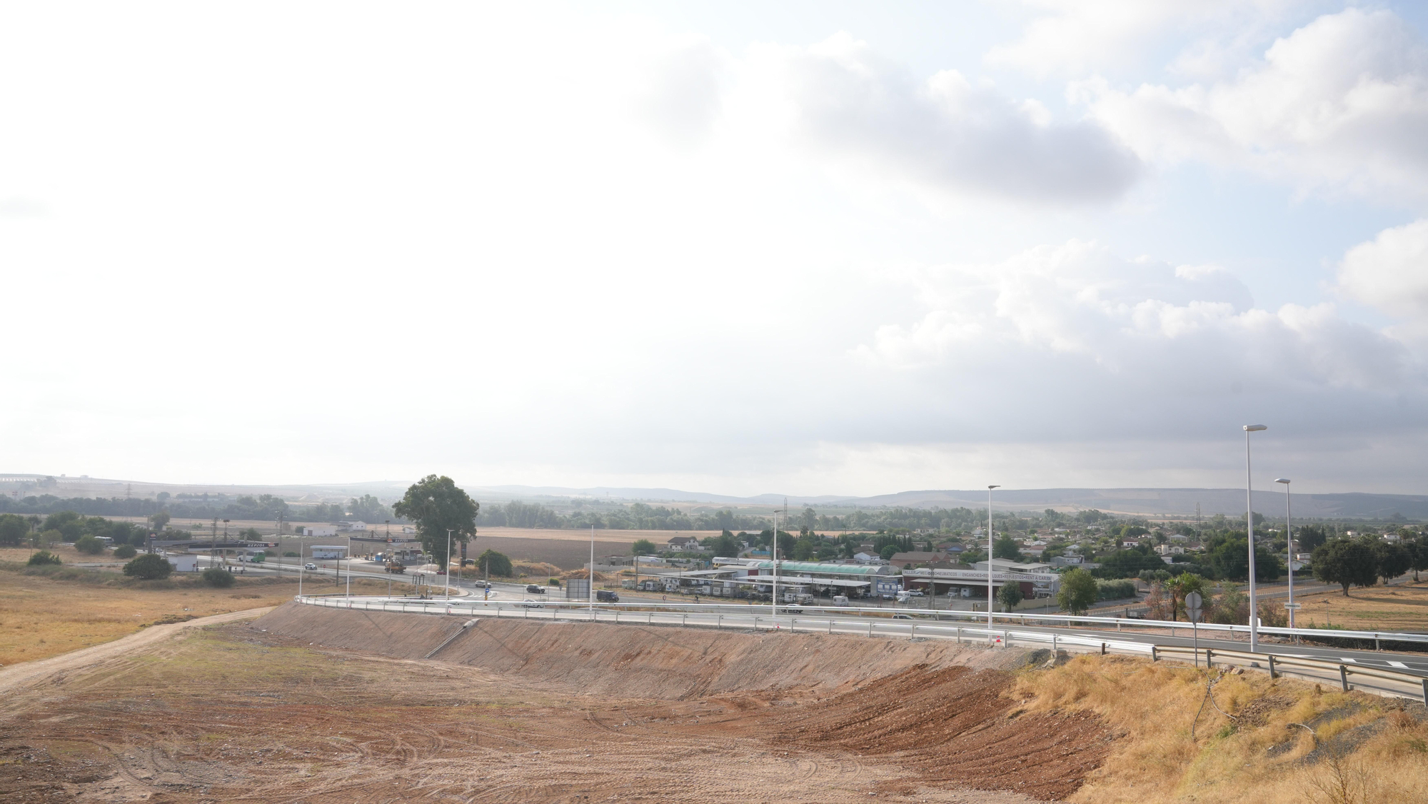 Bellido visita las obras de acceso al cementerio de Nuestra Señora de La Fuensanta