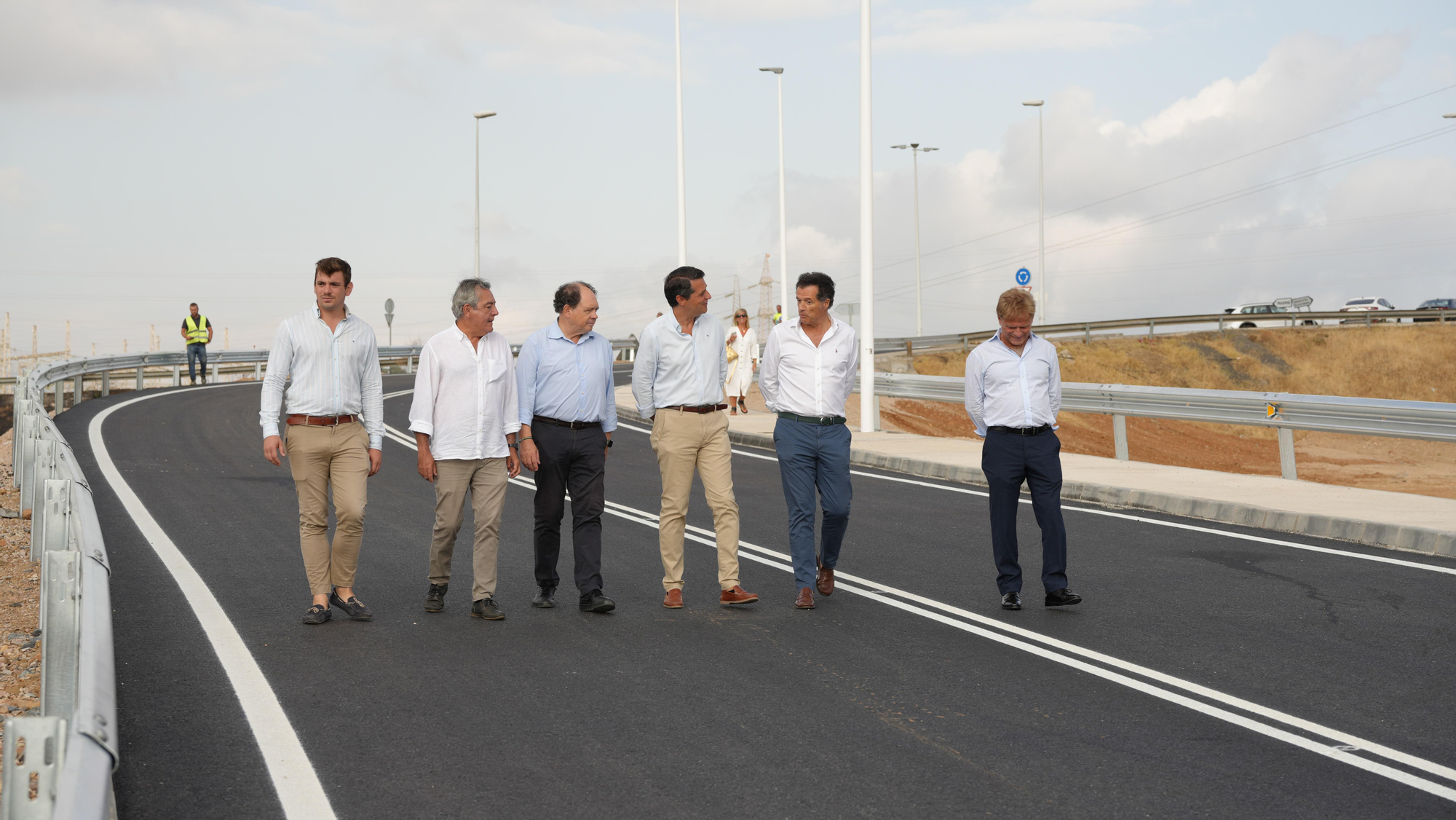 Bellido visita las obras de acceso al cementerio de Nuestra Señora de La Fuensanta
