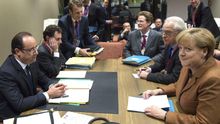 Reunión del primer ministro francés, François Hollande, y la cancillera alemana, Angela Merkel. / Efe