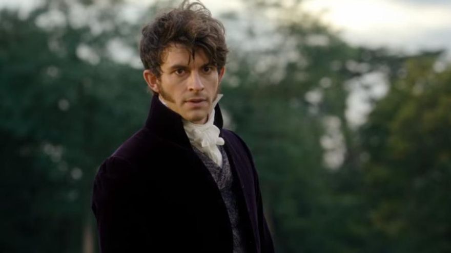 Jonathan Bailey ('Los Bridgerton') explica que ocultó su homosexualidad por la presión de la industria