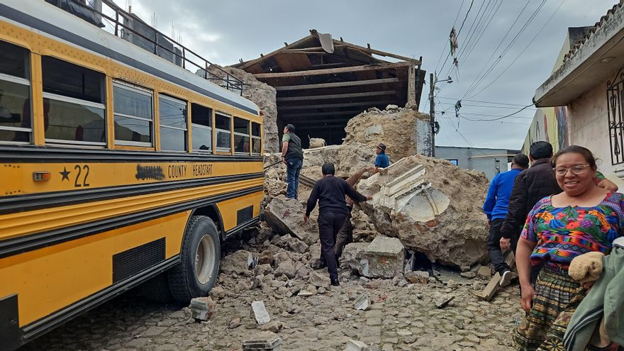 Guatemala reporta dos personas fallecidas por caída de piedra tras sismos