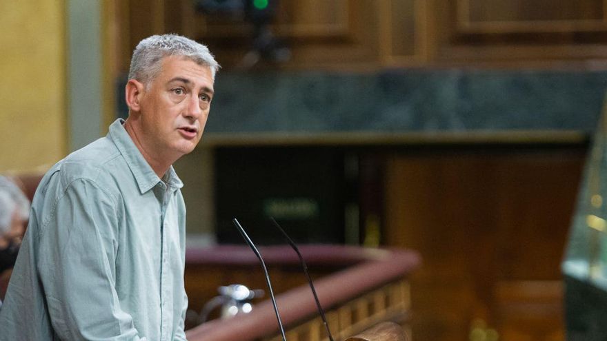 El portavoz económico de EH-Bildu en el Congreso, Oskar Matute, interviene en una sesión plenaria