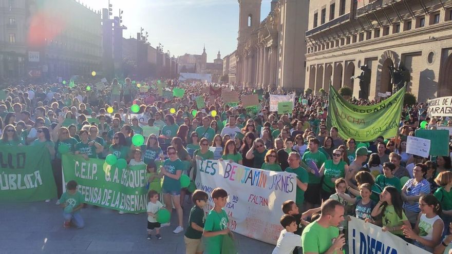 Una masiva movilización por la educación pública recorre Aragón: "El trabajo diario se ve perjudicado por la falta de recursos"
