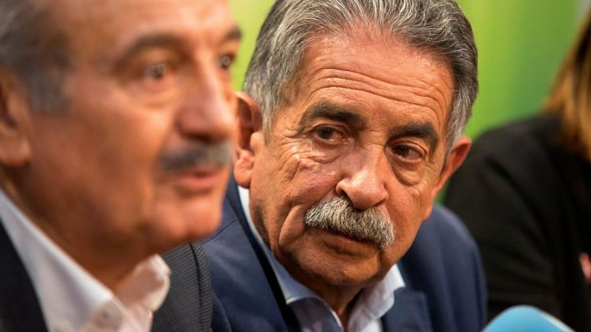 Revilla y Mazón durante su comparecencia ante los medios. |
