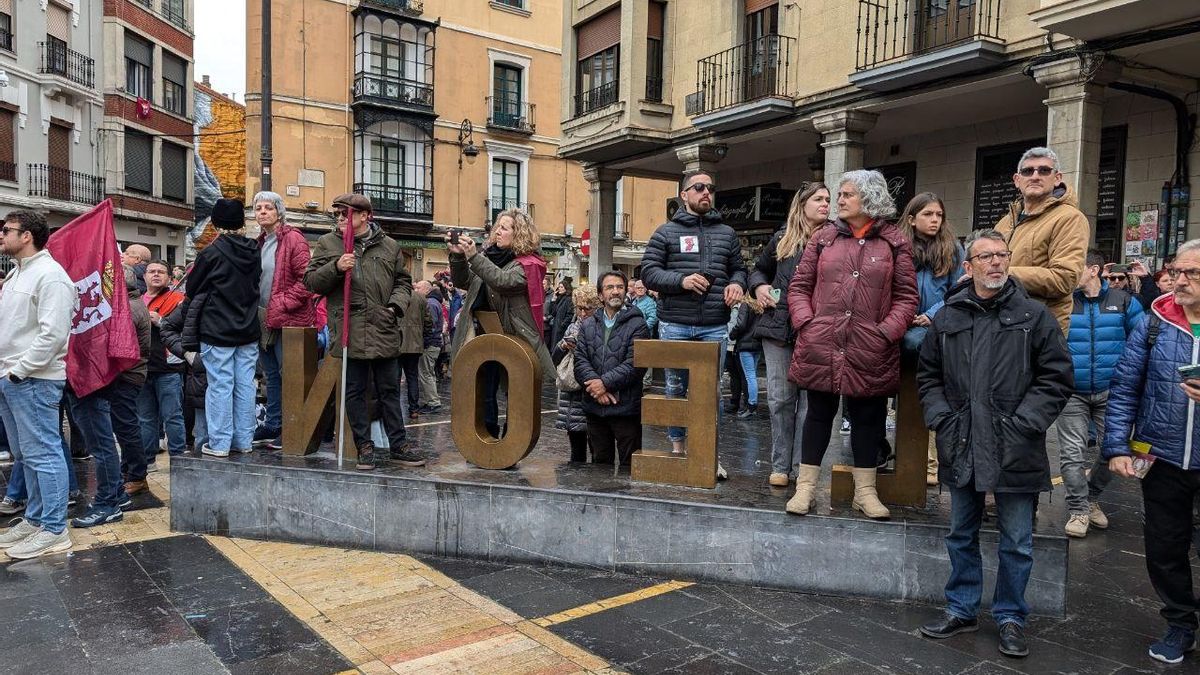 Las imágenes de la gran protesta por el futuro de León el 16F de 2025.