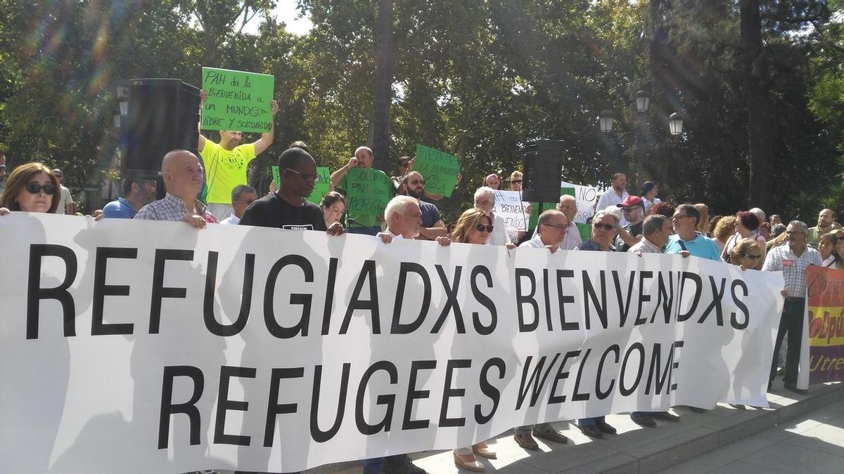 Cientos de personas se concentran para reclamar políticas "a la altura de la crisis migratoria y...