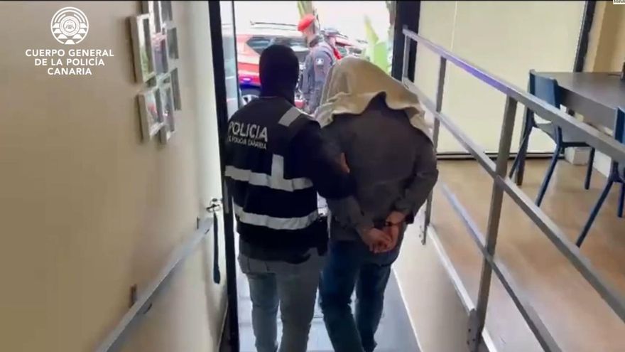Detenidos tres educadores durante el registro de un centro de menores migrantes en Tenerife