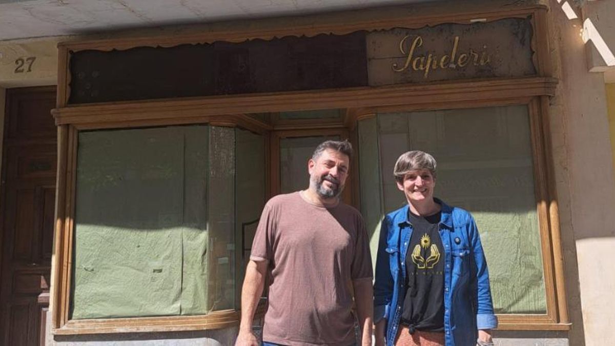 Aike pide evitar "infraviviendas" en la idea de Ana Guarinos de convertir locales comerciales en estudios de 30 m2