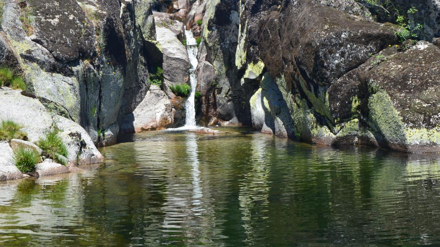 A dos horas de Salamanca: el pueblo de montaña en el centro de Portugal conocido como 'la capital de las piscinas naturales'