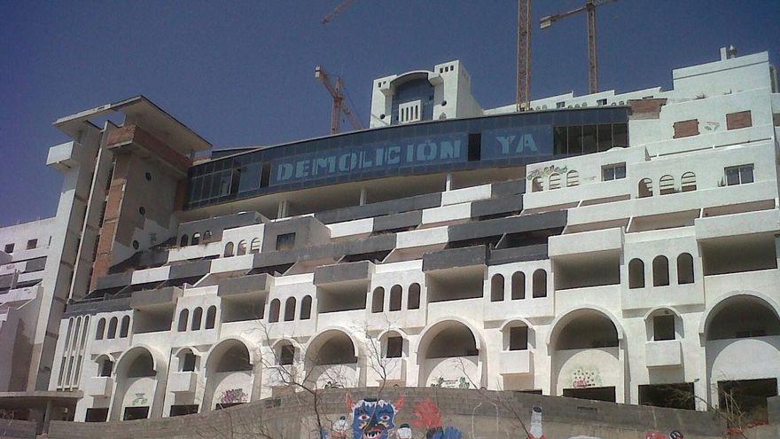 El Gobierno de Moreno pedirá a los jueces que anulen la licencia de El Algarrobico pese a que lo descartó el año pasado