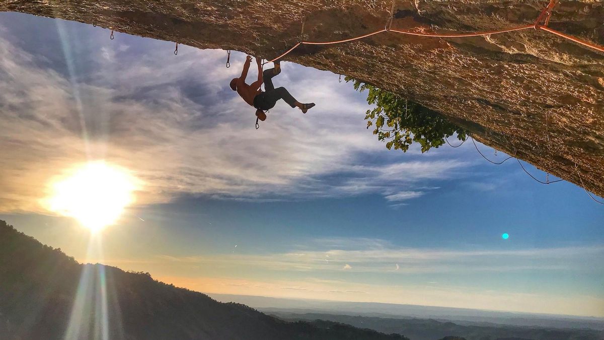 Iker Pou: ¡25 años en el noveno grado!
