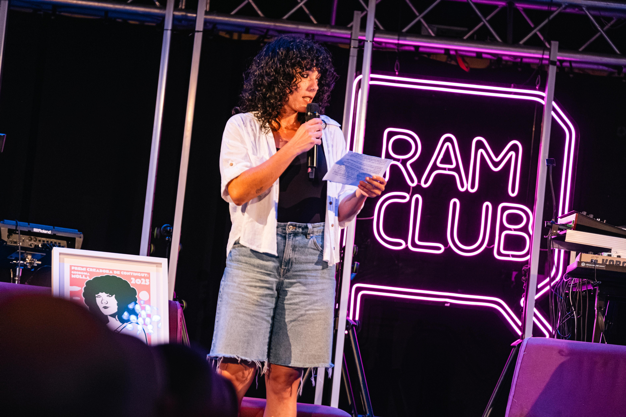 Georgina Mollà, premi a la millor difusora de continguts a la I Festa pel Valencià d'elDiario.es.