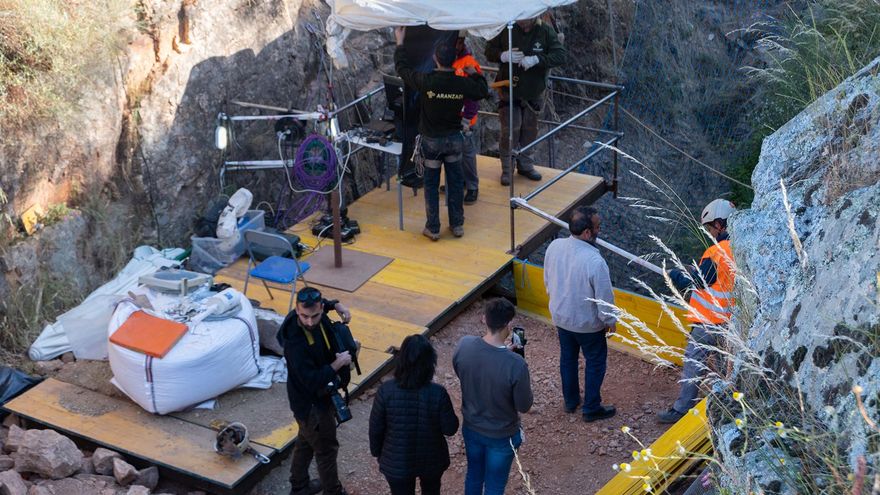 Continúa  la búsqueda de víctimas de la represión franquista en la mina La Paloma de Zarza la Mayor