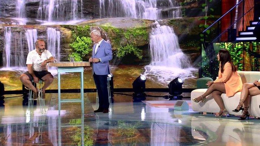 Ginés escuchando a su hija