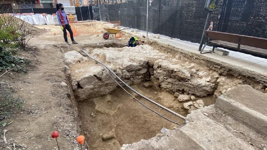 Restos de la muralla junto a la calle Madrid