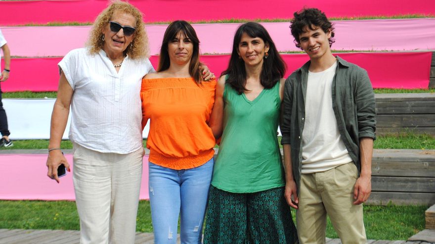 Marta Romero con los candidatos y candidatas de Sumar por Cuenca, Guadalajata y Ciudad Real