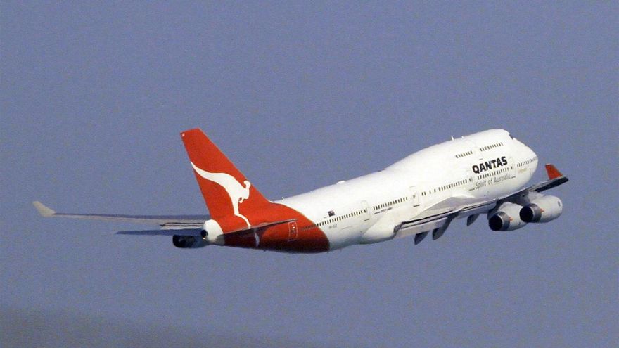 Un Boeing de pasajeros 747 de Quantas despega hacia Australia, en una fotografía de archivo. EFE/STEPHEN MORRISON