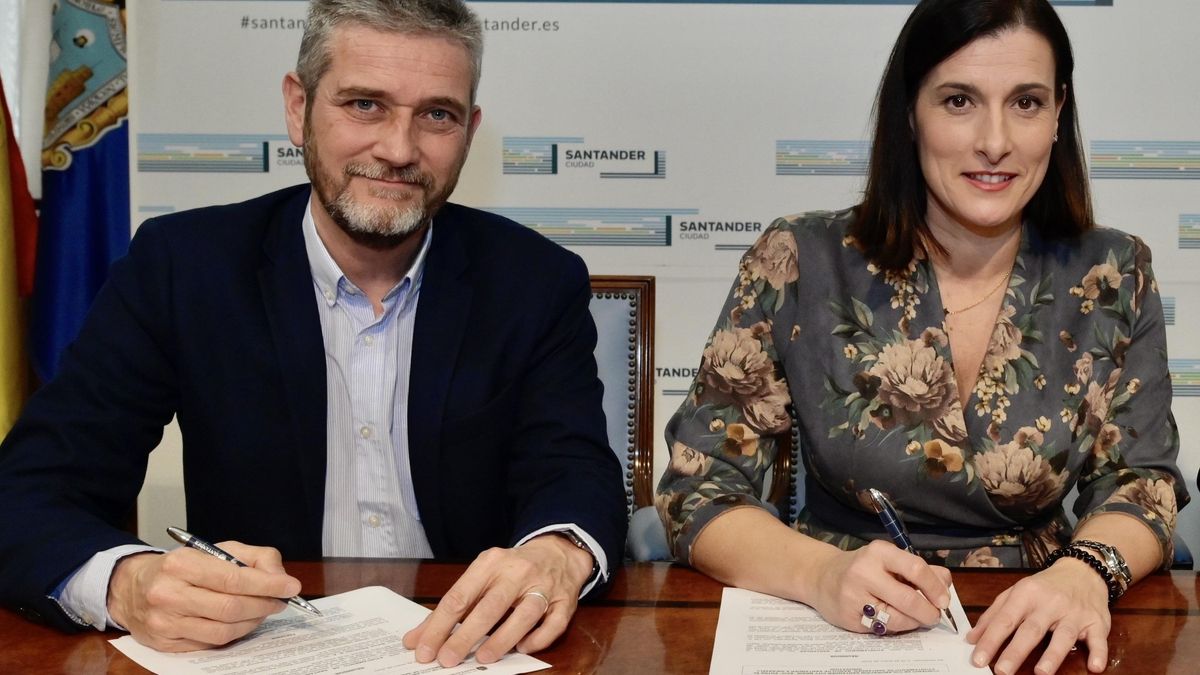 Archivo - La alcaldesa de Santander, Gema Igual (PP), y Javier Ceruti, portavoz de Cs