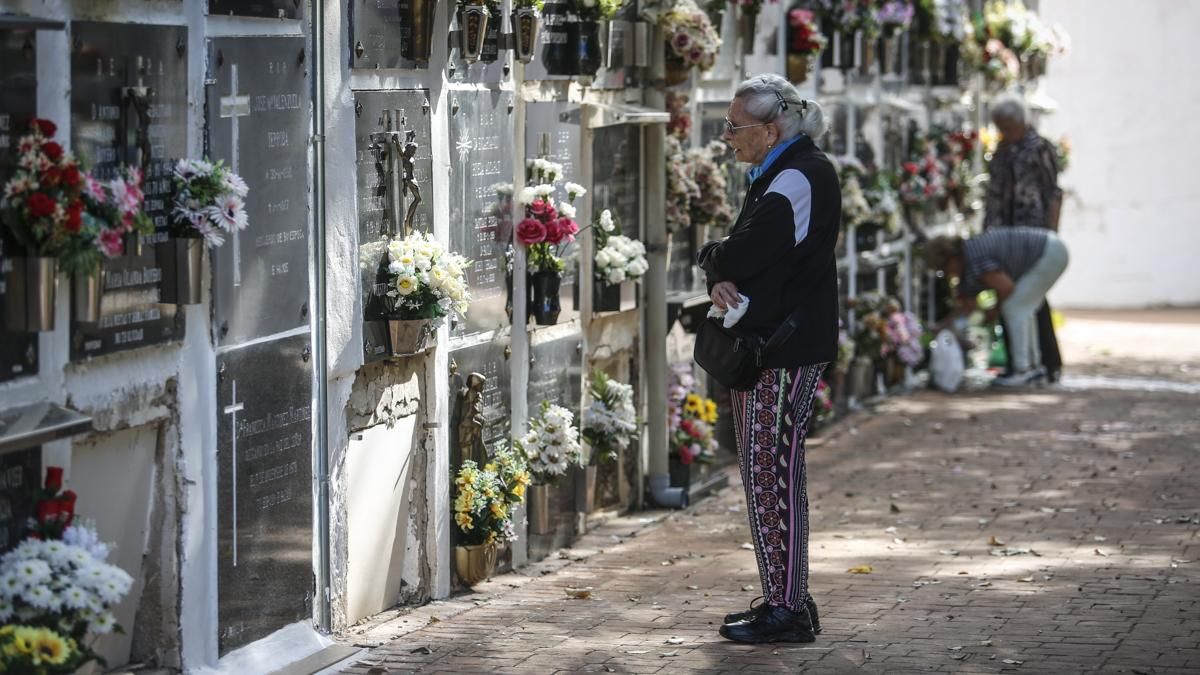 Día de Todos los Santos en el cementerio de San Rafael