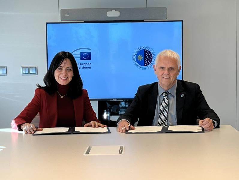 Firma del acuerdo entre el Banco Europeo de Inversiones y el Instituto de Astrofísica de Canarias.