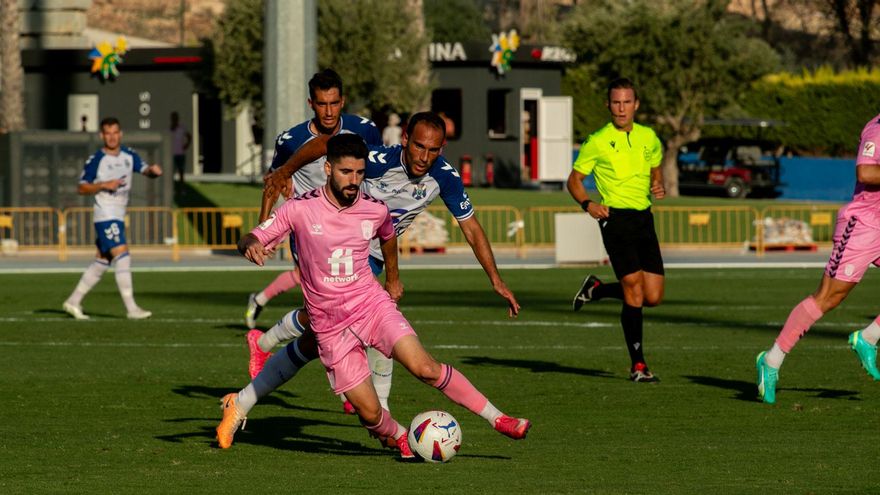 Cris Montes refuerza el centro del campo del Tenerife