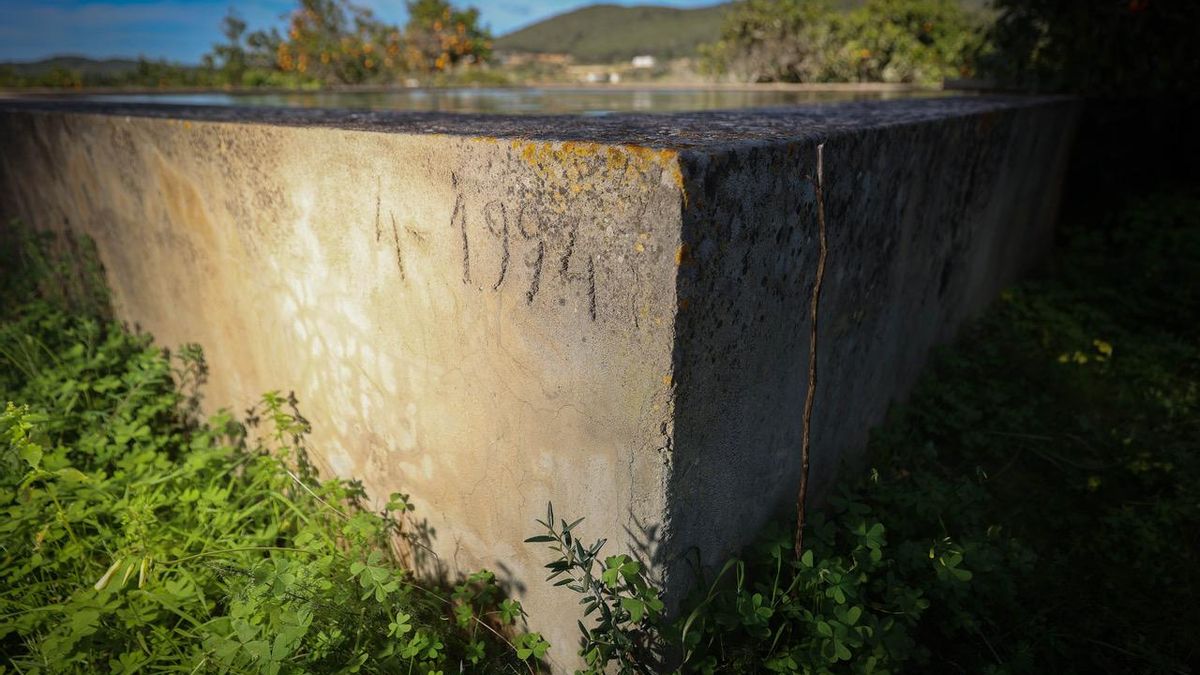 El 'safareig' más antiguo de la finca aumentó su capacidad en los noventa.