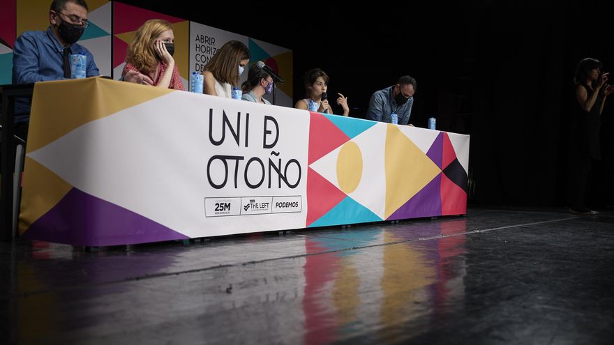 El politólogo y cofundador de Podemos Juan Carlos Monedero, la secretaria de Organización de Podemos, Lilith Verstrynge; la ministra de Derechos Sociales y Agenda 2030, Ione Belarra; la ministra de Igualdad, Irene Montero; la portavoz de Podemos, Isa Serra, y el consejero estatal de Unidas Podemos, Roberto Sotomayor, en la primera jornada de la ‘Universidad de Otoño’, organizada por Podemos, en Rivas-Vaciamadrid, a 7 de octubre de 2021, en Madrid (España).