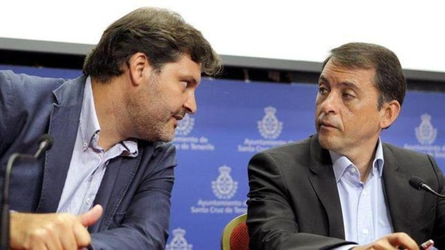 El portavoz socialista José Ángel Martín y el alcalde Bermúdez, en una foto del mandato anterior