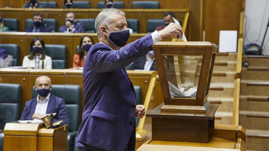 Iñigo Urkullu deposita su voto