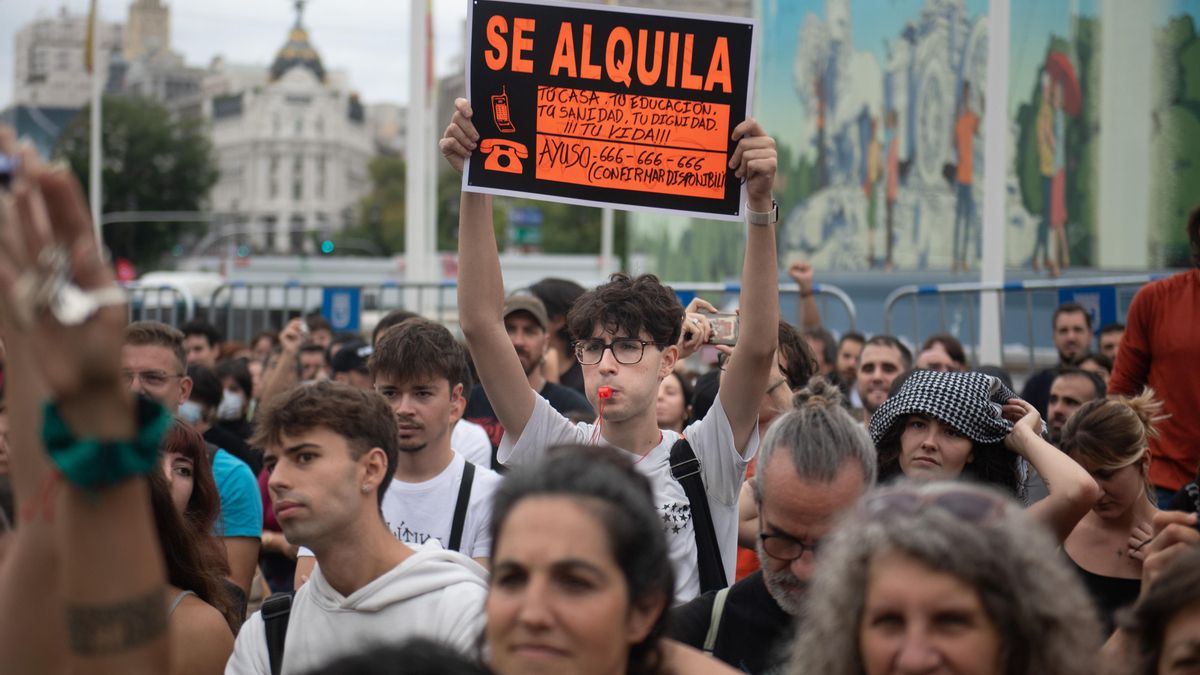 En Madrid, no solo confluyen cuatro columnas de manifestantes desplegados por la ciudad, también se juntan reivindicaciones a favor de la vivienda, la educación y la sanidad pública