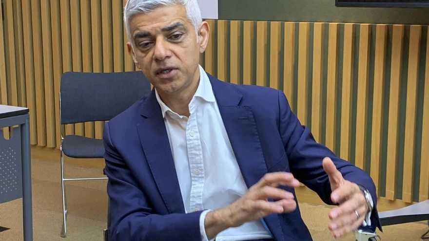 Sadiq Khan, alcalde de Londres: "Temo que los derechos de las mujeres están en regresión"