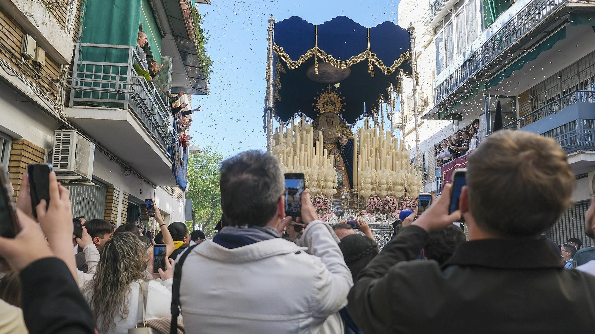 Las imágenes del Lunes Santo de la Hermandad de La Estrella
