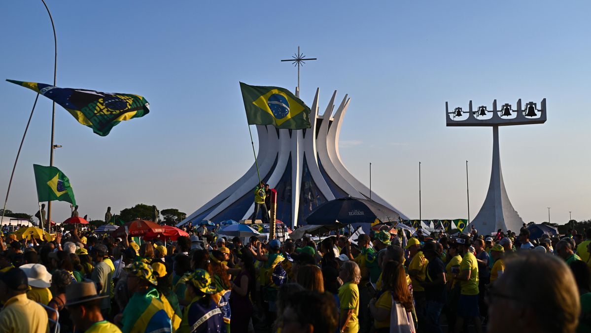 Simpatizantes del expresidente de Brasil Jair Bolsonaro participan en una manifestación para exigir una amnistía para el líder ultraderechista y el resto de los condenados por golpismo. 