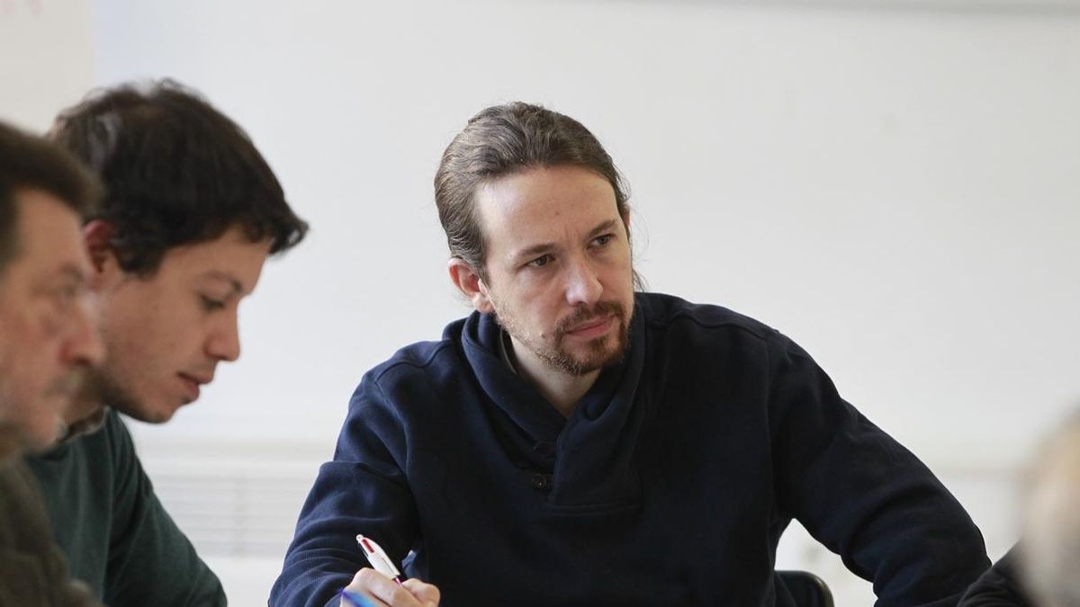 Iglesias avisa a Rivera de que "con la vida de los soldados no se juega", ya que pueden volver "en cajas de madera"