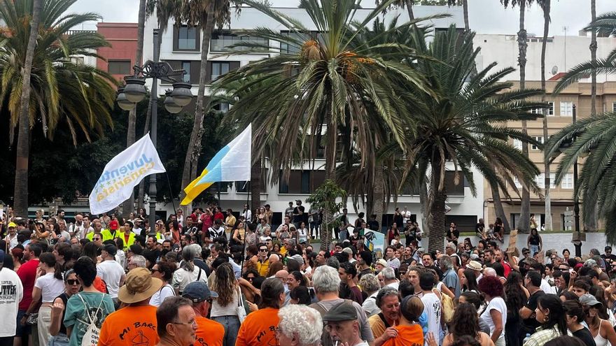 Casi 2.000 personas se movilizan en Las Palmas de Gran Canaria por el derecho a la vivienda