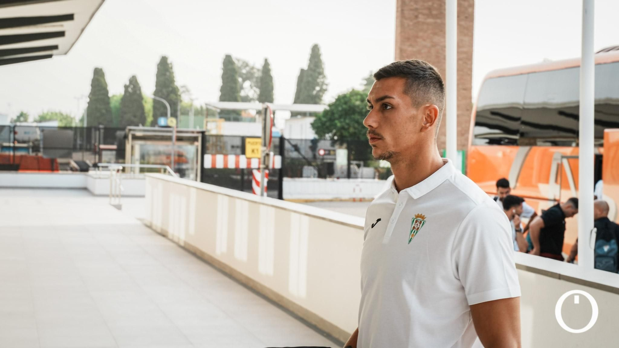 El Córdoba CF ya viaja en avión camino a Gijón